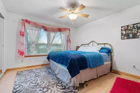Bedroom - 1002 E Ridgeway Ave, Waterloo, IA 50702 photo 3 of 3