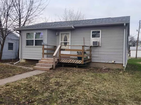 422 Hartman Ave, Waterloo, IA 50701