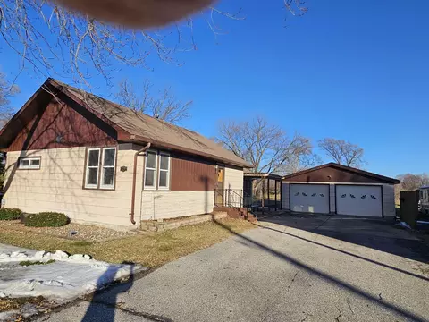 102 Chickasaw St, Nashua, IA 50658