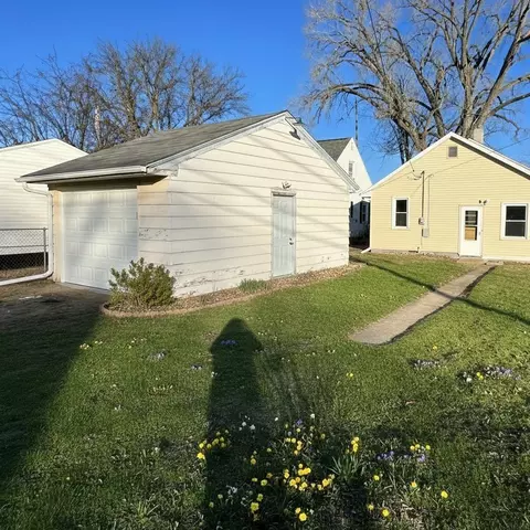 606 Wallgate Ave, Waterloo, IA 50701 photo 2