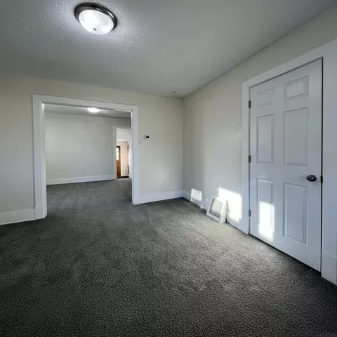 606 Wallgate Ave, Waterloo, IA 50701 photo 8