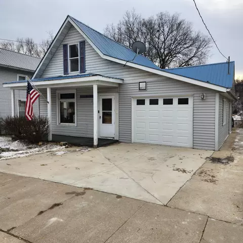 200 High St SE, Elkader, IA 52043