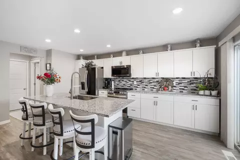 4157 Omaha Ave, Waterloo, IA 50702