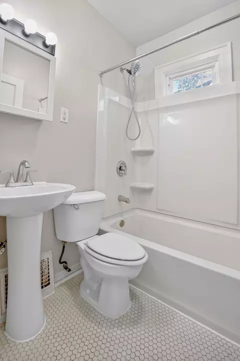Bath - 108 Bertch Ave, Waterloo, IA 50702 photo 1 of 2