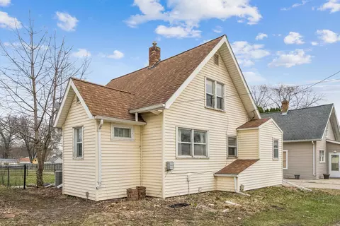 Exterior - 814 E Mitchell Ave, Waterloo, IA 50702 photo 2 of 6