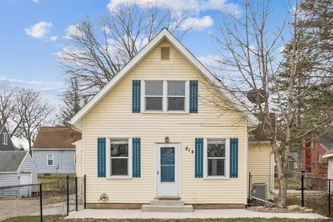 814 E Mitchell Ave, Waterloo, IA 50702