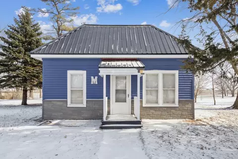 100 Hawkeye St, Aurora, IA 50607 photo 2