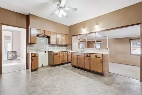 100 Hawkeye St, Aurora, IA 50607 photo 9