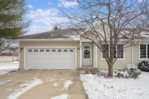 807 Janet Dr #D, Dunkerton, IA 50626