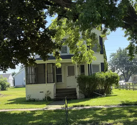 215 1st Ave NE, Oelwein, IA 50662