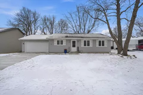 2718 Ryan Dr, Cedar Falls, IA 50613