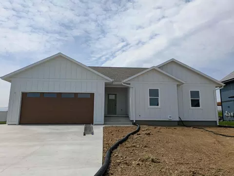 553 Massman Dr, Decorah, IA 52101