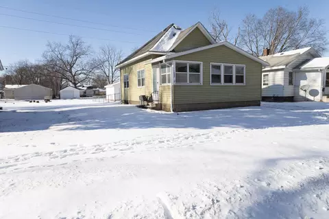 1133 Columbia St, Waterloo, IA 50703