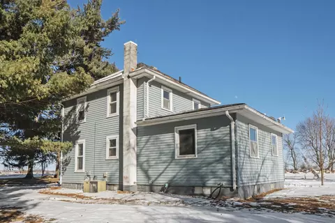 Exterior - 1274 Jackson Ave, Hazleton, IA 50641 photo 3 of 9