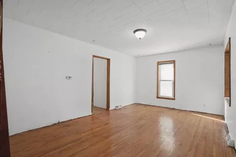 Living - 1274 Jackson Ave, Hazleton, IA 50641 photo 2 of 3