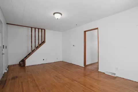 Living - 1274 Jackson Ave, Hazleton, IA 50641 photo 3 of 3