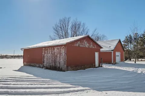 Exterior - 1274 Jackson Ave, Hazleton, IA 50641 photo 6 of 9