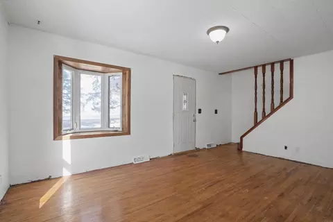 Living - 1274 Jackson Ave, Hazleton, IA 50641 photo 1 of 3