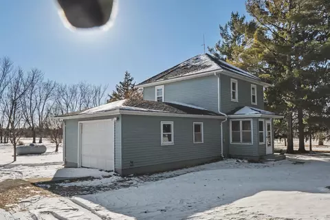 Exterior - 1274 Jackson Ave, Hazleton, IA 50641 photo 4 of 9