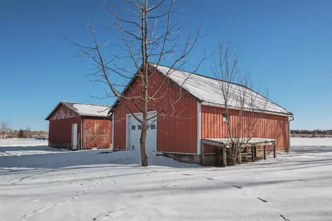 Exterior - 1274 Jackson Ave, Hazleton, IA 50641 photo 7 of 9