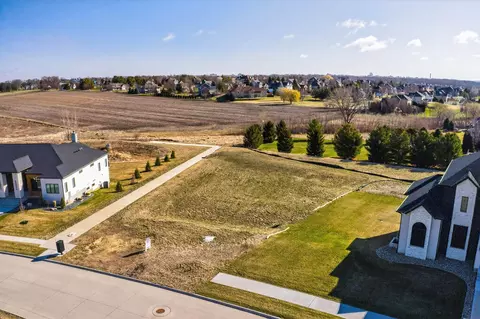 1826 Breckenridge St, Cedar Falls, IA 50613