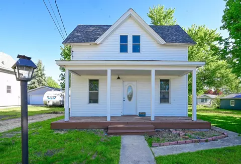120 Prospect St, Manchester, IA 52057