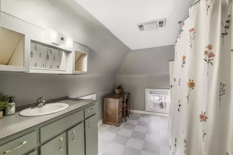 820 Bertch Ave, Waterloo, IA 50702 photo 17