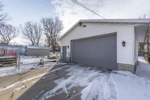820 Bertch Ave, Waterloo, IA 50702 photo 18