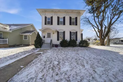 910 K Ave, Grundy Center, IA 50638