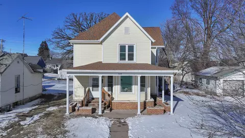 515 2nd Ave, Ackley, IA 50601
