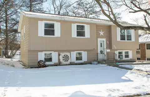 900 5th St NW, Waverly, IA 50677
