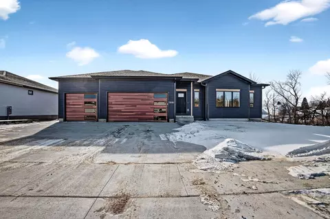 522 Sands Ave, Janesville, IA 50647