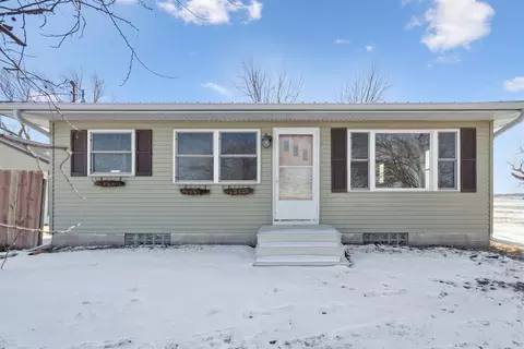 6418 Independence Ave, Waterloo, IA 50703