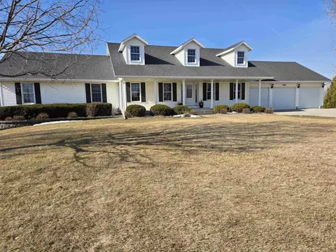 1112 9th St E, Cresco, IA 52136