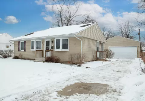727 Greenbrier Rd, Waterloo, IA 50703