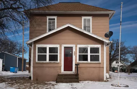 305 Park St, Reinbeck, IA 50669