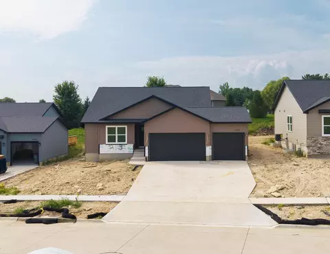 213 Riverbend Rd, Waverly, IA 50677