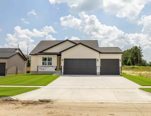 221 Riverbend Rd, Waverly, IA 50677