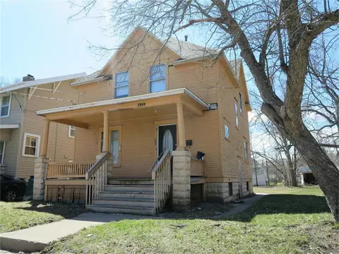435 Conger St, Waterloo, IA 50703