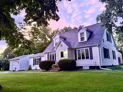 1300 SW 2nd Ave, Waverly, IA 50677