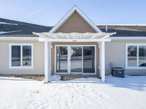108 SW 16th Ave #318, Waverly, IA 50677