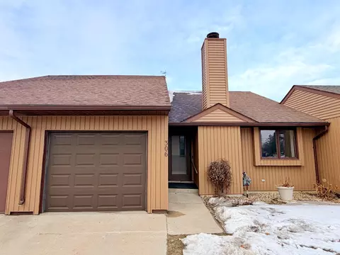 306 W 5th Ave, Cresco, IA 52136