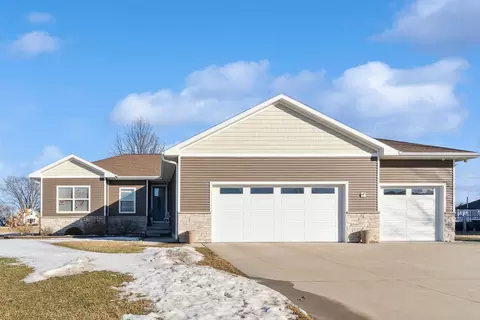 945 2nd St, Jesup, IA 50648