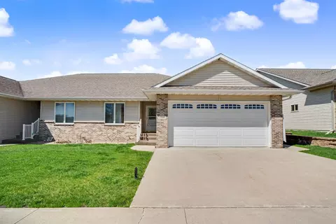 1508 1st St SE, Waverly, IA 50677