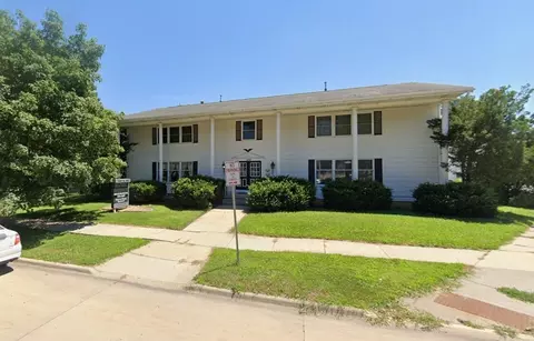 1425 W 5th St, Waterloo, IA 50702