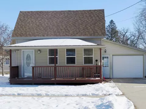 210 West St, Decorah, IA 52101