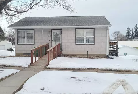 305 Truman St, Luana, IA 52156