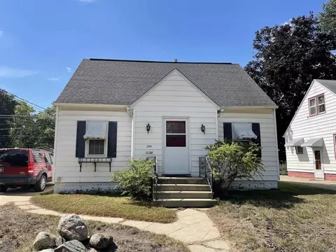 2811 E 4th St, Waterloo, IA 50703