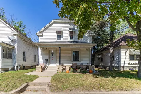 806 Conger St, Waterloo, IA 50703