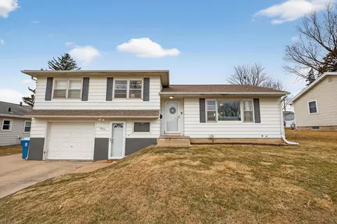 2632 Orchard St, Waterloo, IA 50702
